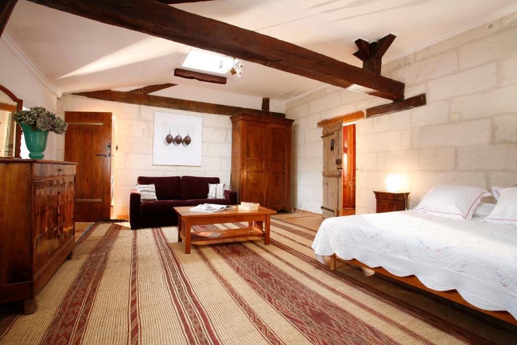 La Porte Rouge - The Red Door Inn Saintes Kamer foto
